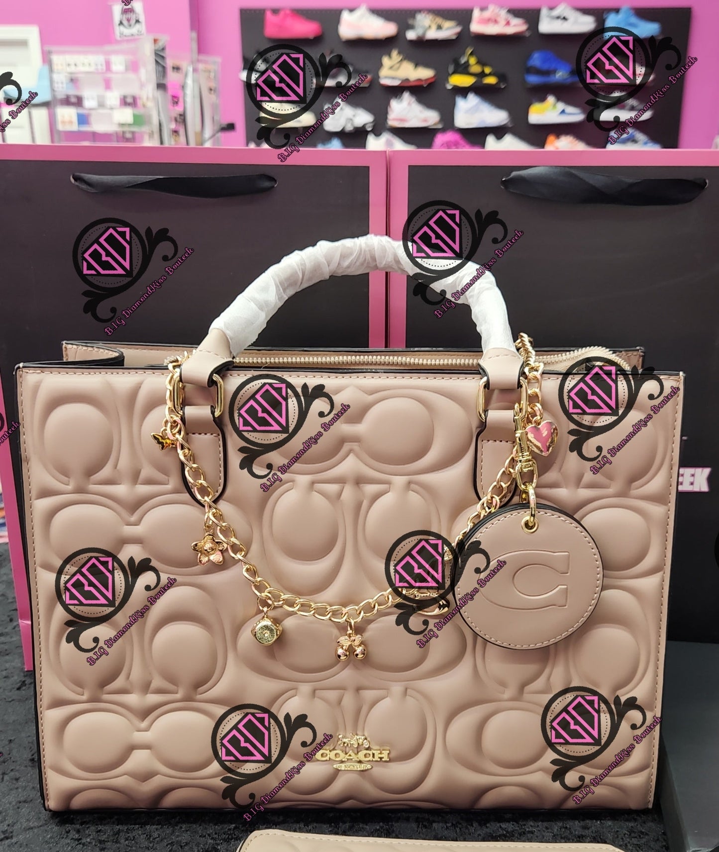 Embossed Large Maggie