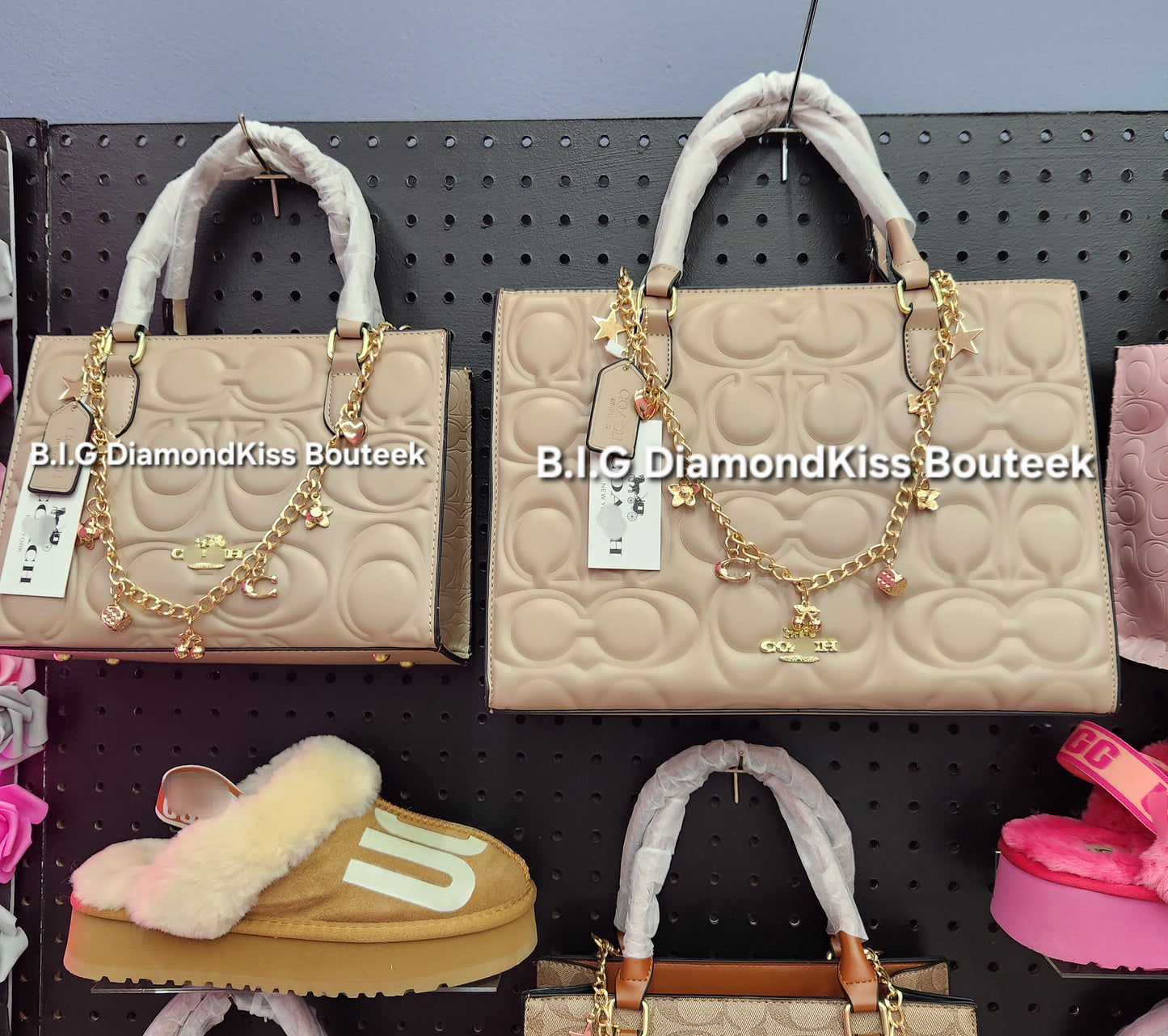 Embossed Large Maggie