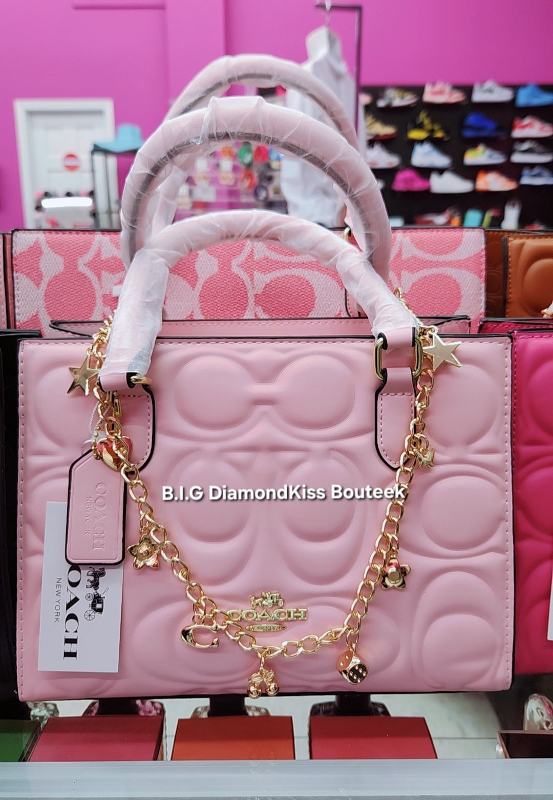 Embossed Maggie Small