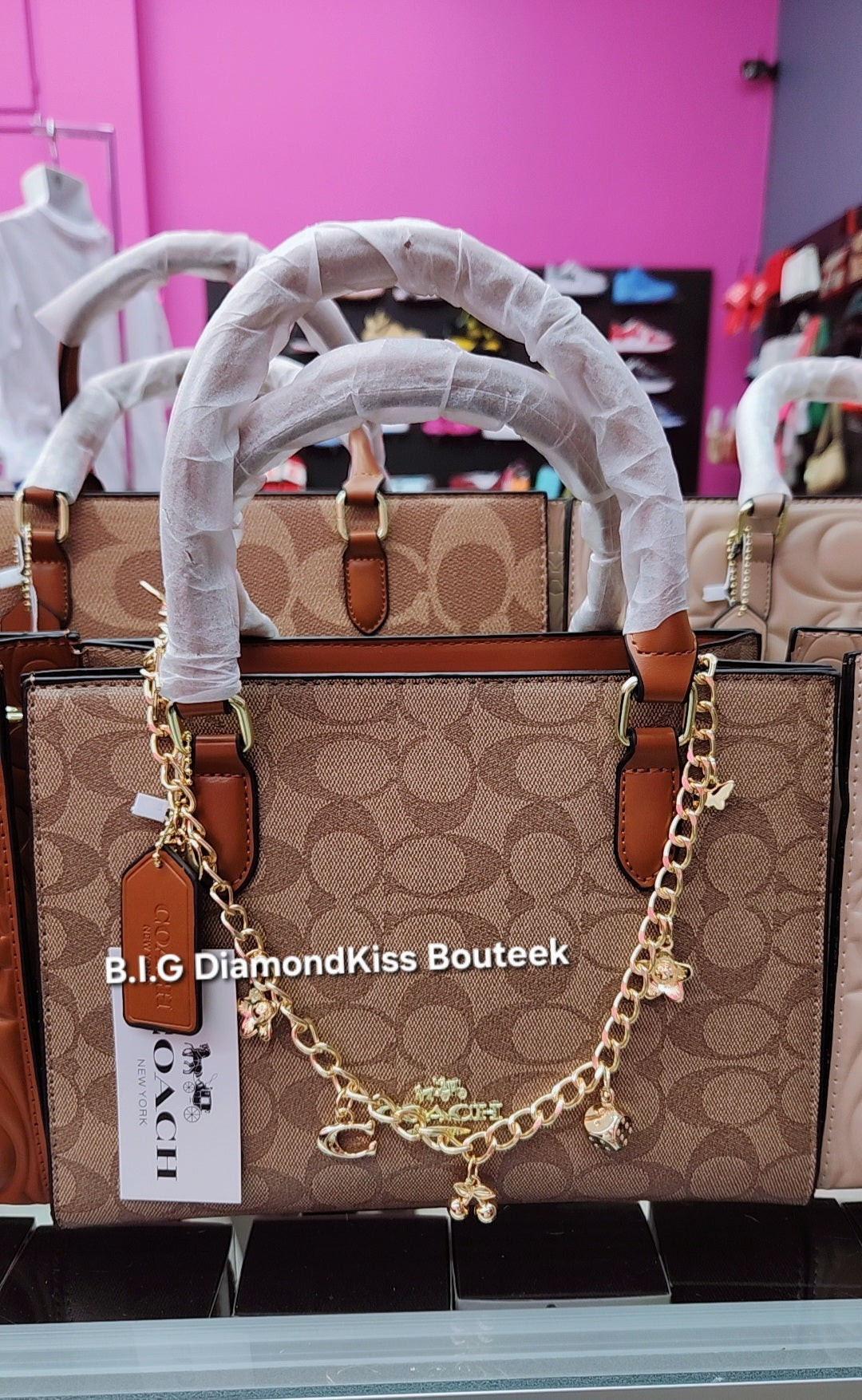 Embossed Maggie Small